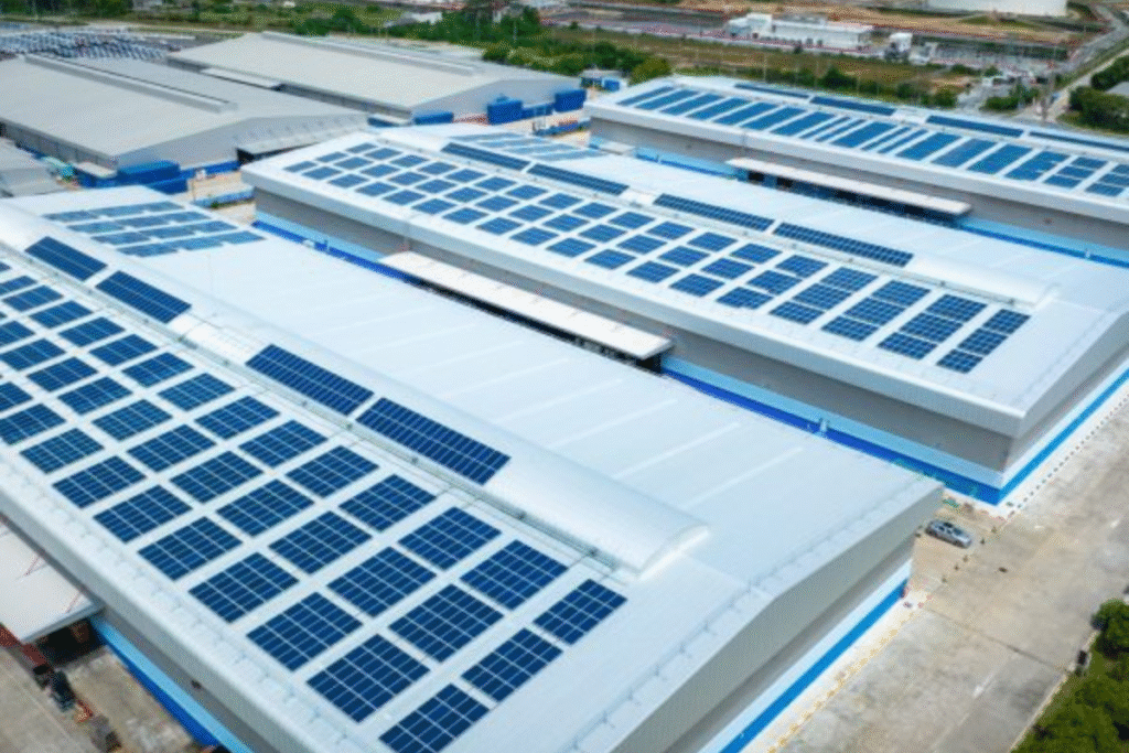 Large industrial rooftop solar installation by Fourcell Energy